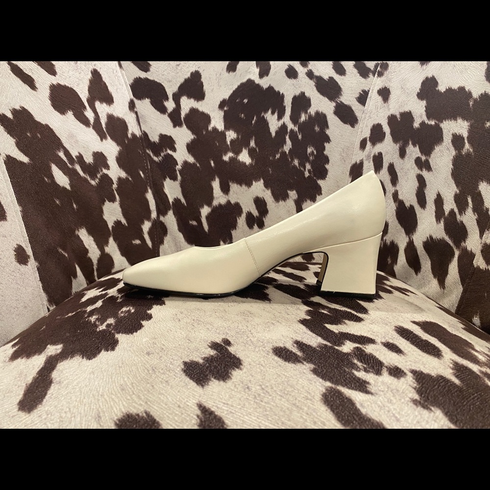 Apostrophe Leather Chunky 70s Inspired Heel